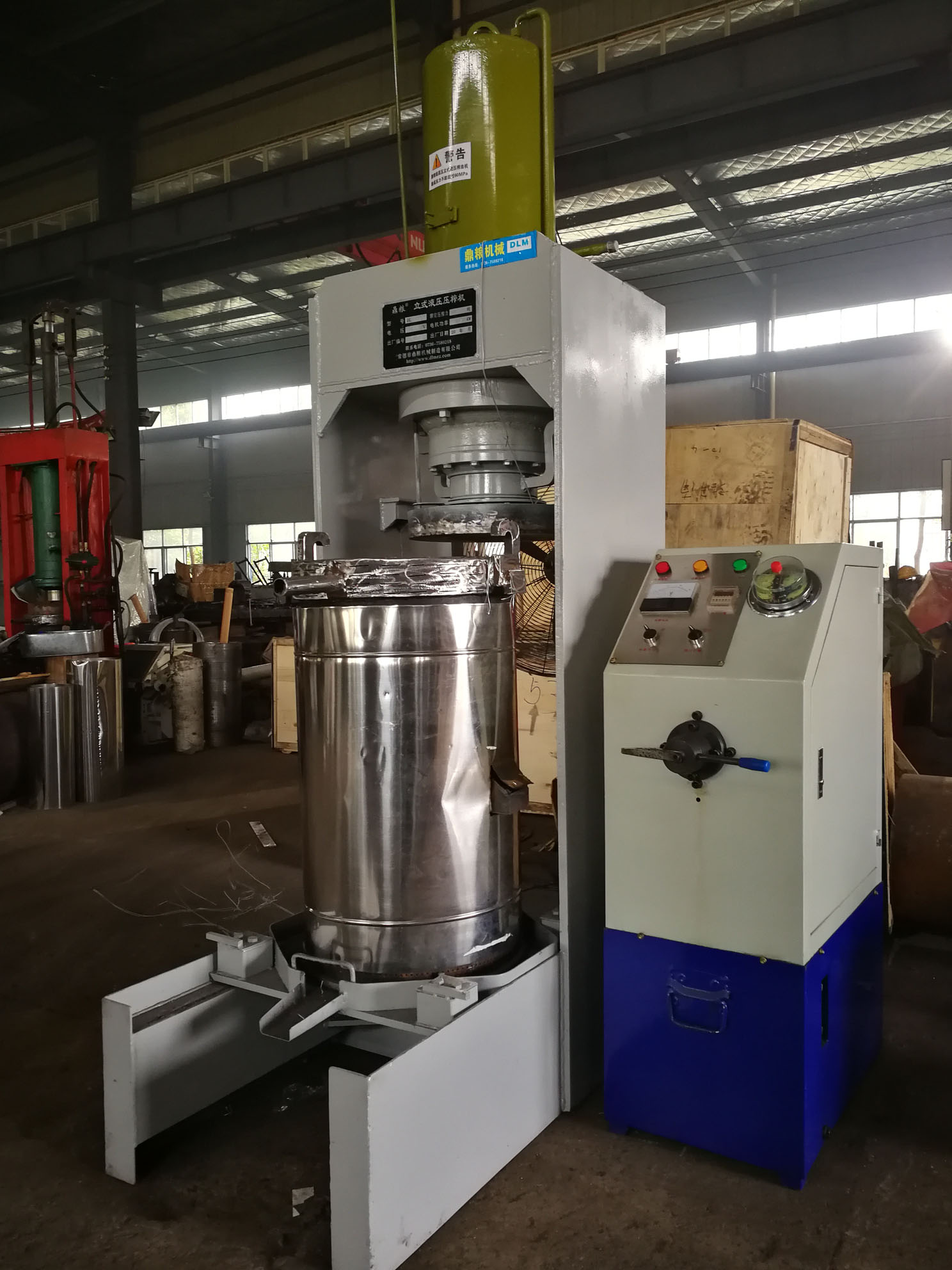 不銹鋼超高壓立式液壓壓榨機，果汁壓榨機，果渣壓榨機，藥材壓榨，油渣處理，白土壓榨